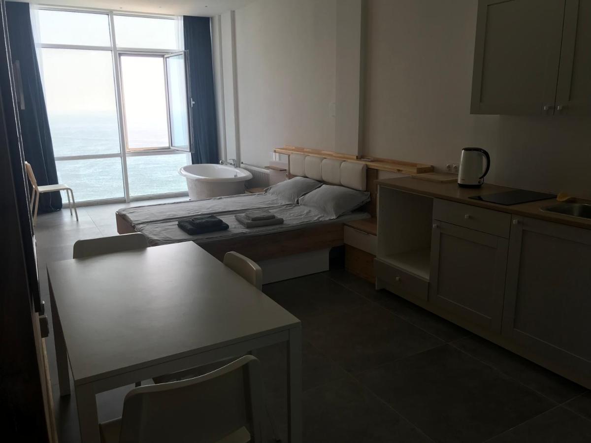 Апартаменты Первая Линия Odessa Extérieur photo